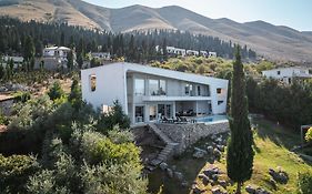 Exclusive Lake Villa